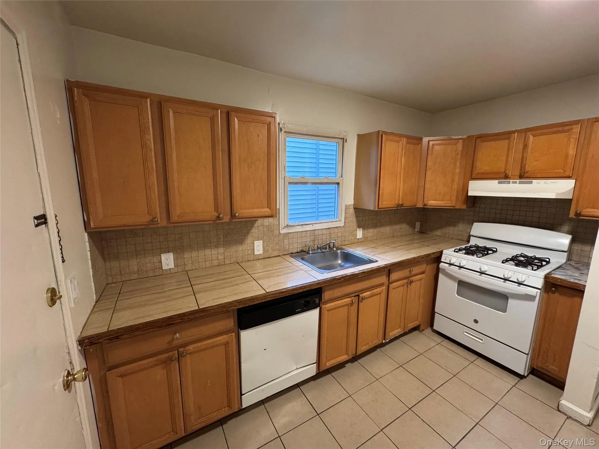 21 Jewett Avenue, Poughkeepsie, NY, 2 Bedrooms Bedrooms, 5 Rooms Rooms,1 BathroomBathrooms,Residential Lease,For Rent,Jewett,0,1003308 21 Jewett Avenue, Poughkeepsie, NY, 2 Bedrooms Bedrooms, 5 Rooms Rooms,1 BathroomBathrooms,Residential Lease,For Rent,Jewett,0,1003308