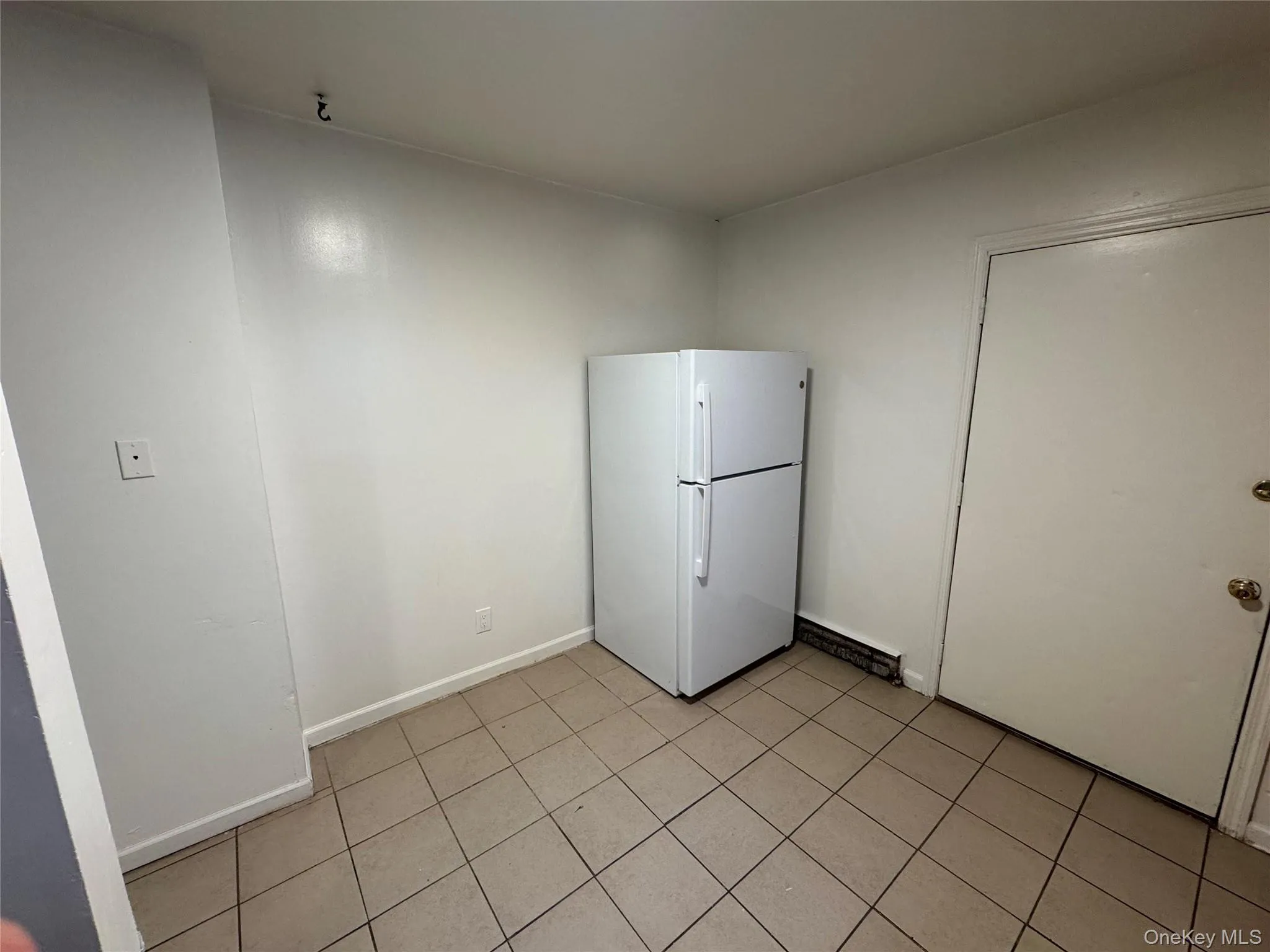21 Jewett Avenue, Poughkeepsie, NY, 2 Bedrooms Bedrooms, 5 Rooms Rooms,1 BathroomBathrooms,Residential Lease,For Rent,Jewett,0,1003308 21 Jewett Avenue, Poughkeepsie, NY, 2 Bedrooms Bedrooms, 5 Rooms Rooms,1 BathroomBathrooms,Residential Lease,For Rent,Jewett,0,1003308