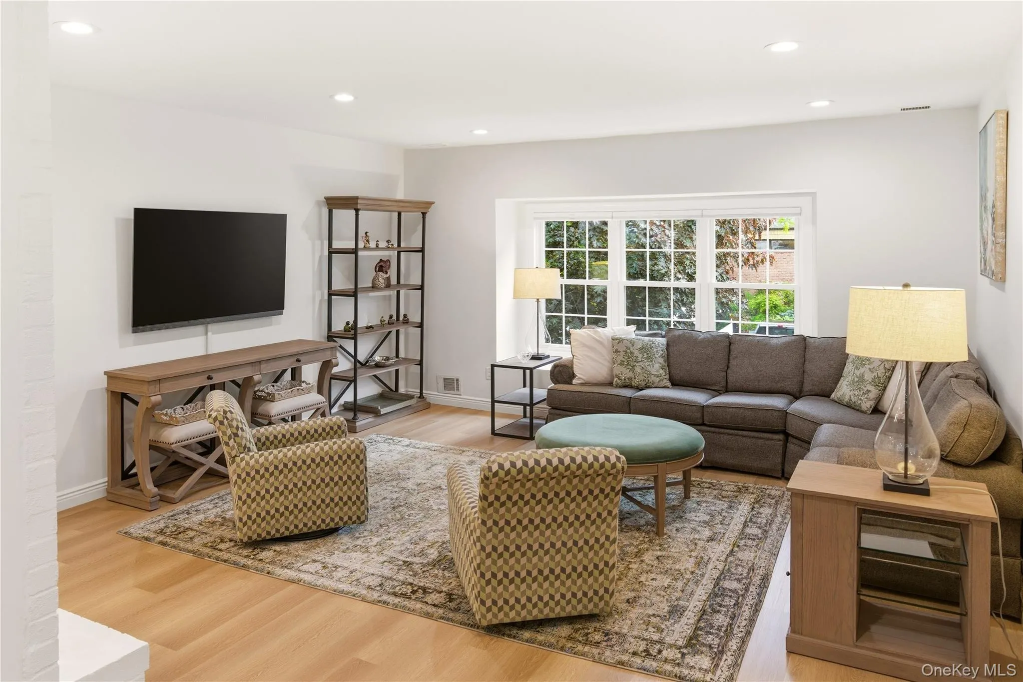 44 Hidden Ridge Drive, Oyster Bay, NY, 3 Bedrooms Bedrooms, 7 Rooms Rooms,2 BathroomsBathrooms,Residential,For Rent,Hidden Ridge,0,1003312 44 Hidden Ridge Drive, Oyster Bay, NY, 3 Bedrooms Bedrooms, 7 Rooms Rooms,2 BathroomsBathrooms,Residential,For Rent,Hidden Ridge,0,1003312