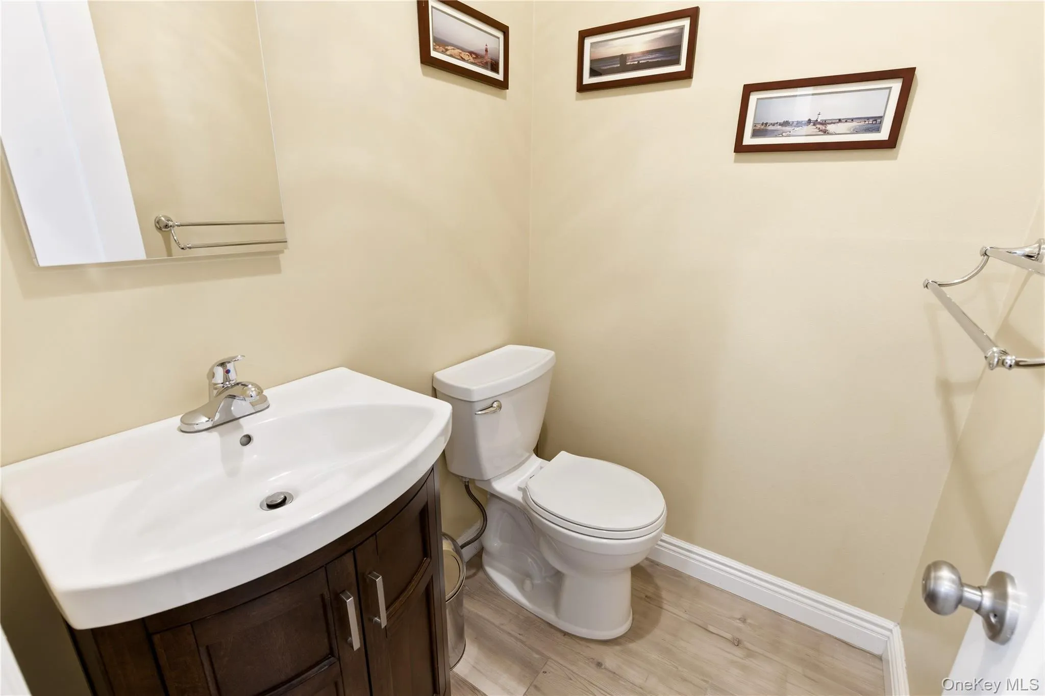 44 Hidden Ridge Drive, Oyster Bay, NY, 3 Bedrooms Bedrooms, 7 Rooms Rooms,2 BathroomsBathrooms,Residential,For Rent,Hidden Ridge,0,1003312 44 Hidden Ridge Drive, Oyster Bay, NY, 3 Bedrooms Bedrooms, 7 Rooms Rooms,2 BathroomsBathrooms,Residential,For Rent,Hidden Ridge,0,1003312