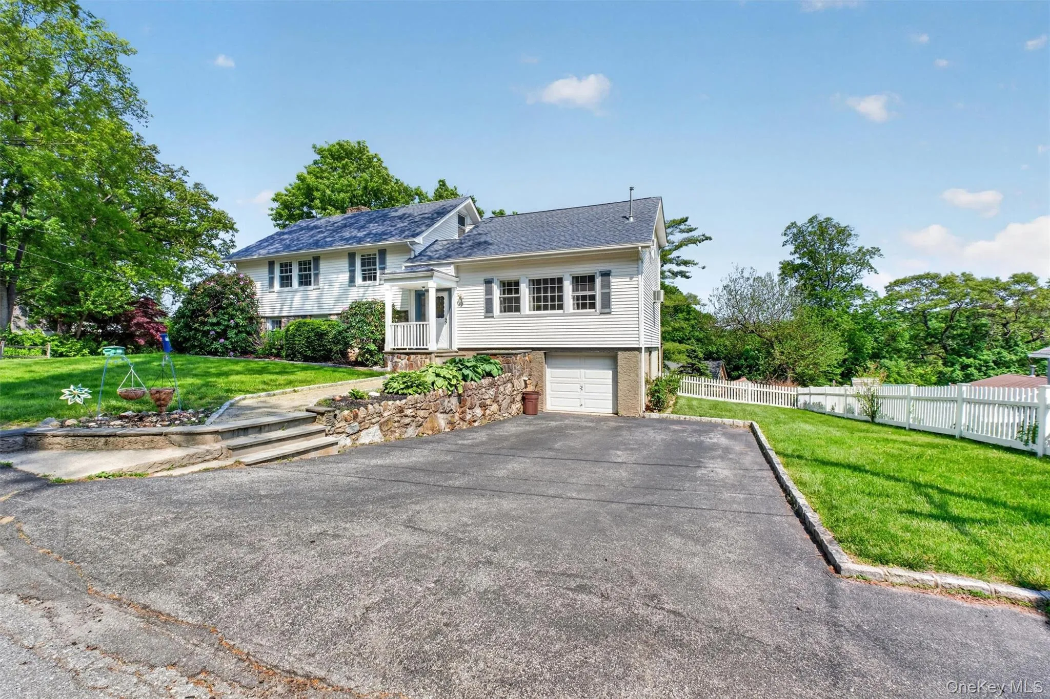 50 Ellen Avenue, Carmel, NY, 3 Bedrooms Bedrooms, 6 Rooms Rooms,3 BathroomsBathrooms,Residential Lease,For Rent,Ellen,0,1003314 50 Ellen Avenue, Carmel, NY, 3 Bedrooms Bedrooms, 6 Rooms Rooms,3 BathroomsBathrooms,Residential Lease,For Rent,Ellen,0,1003314