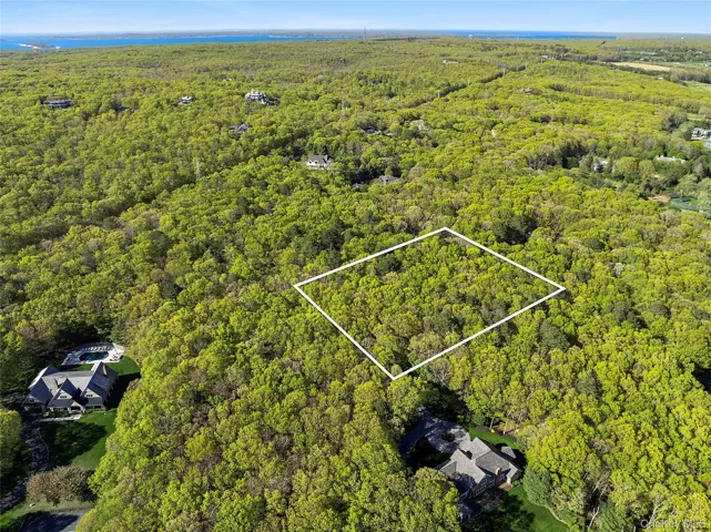 212 Little Noyack Path, Southampton, New York 11976