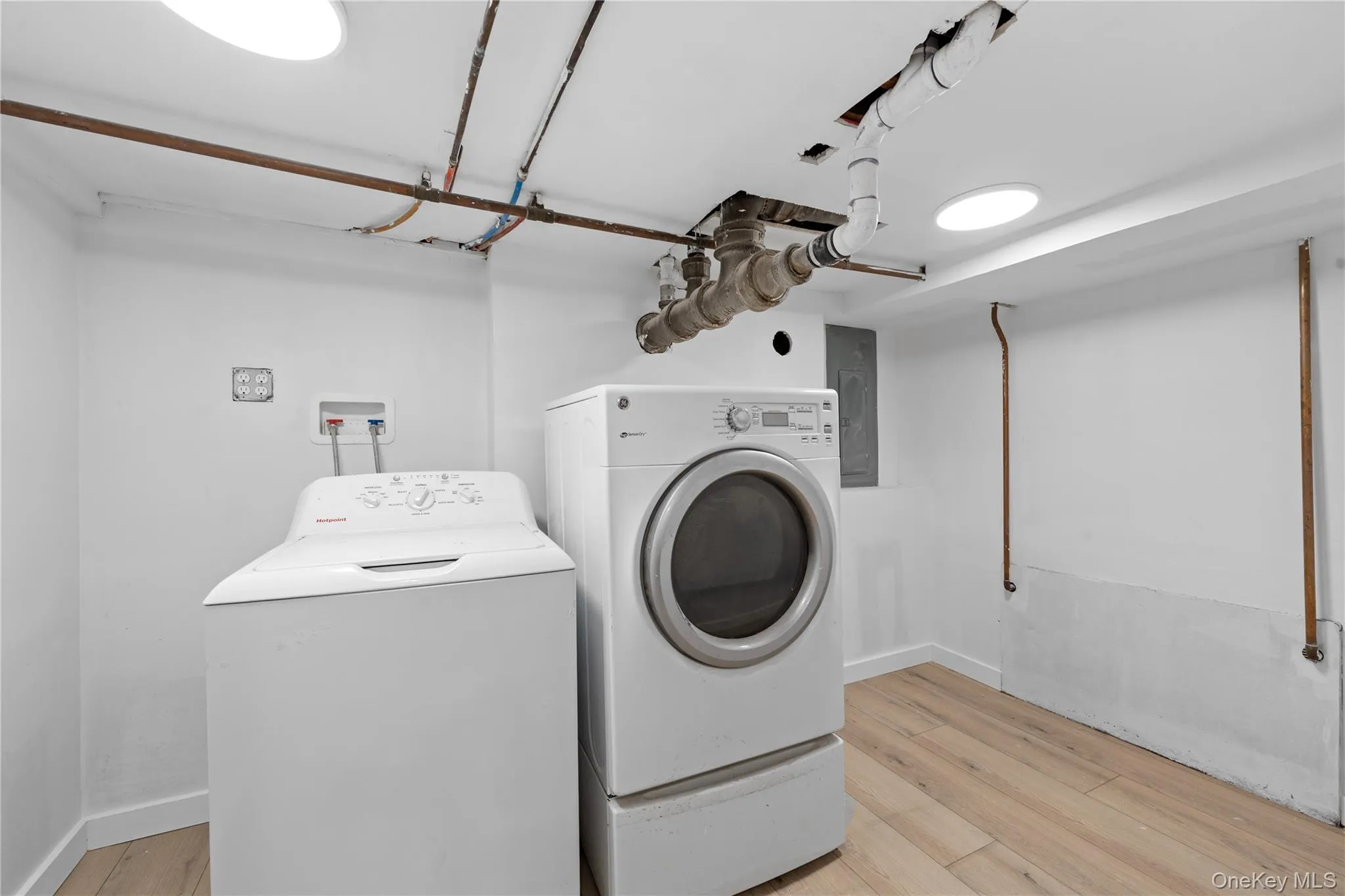 LAUNDRY ROOM LAUNDRY ROOM