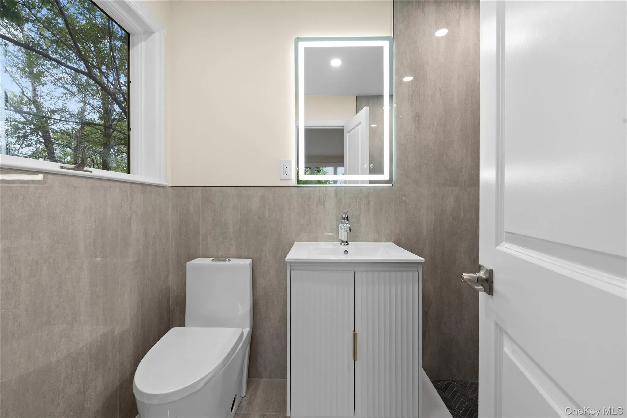 NEW FULL BATHROOM NEW FULL BATHROOM