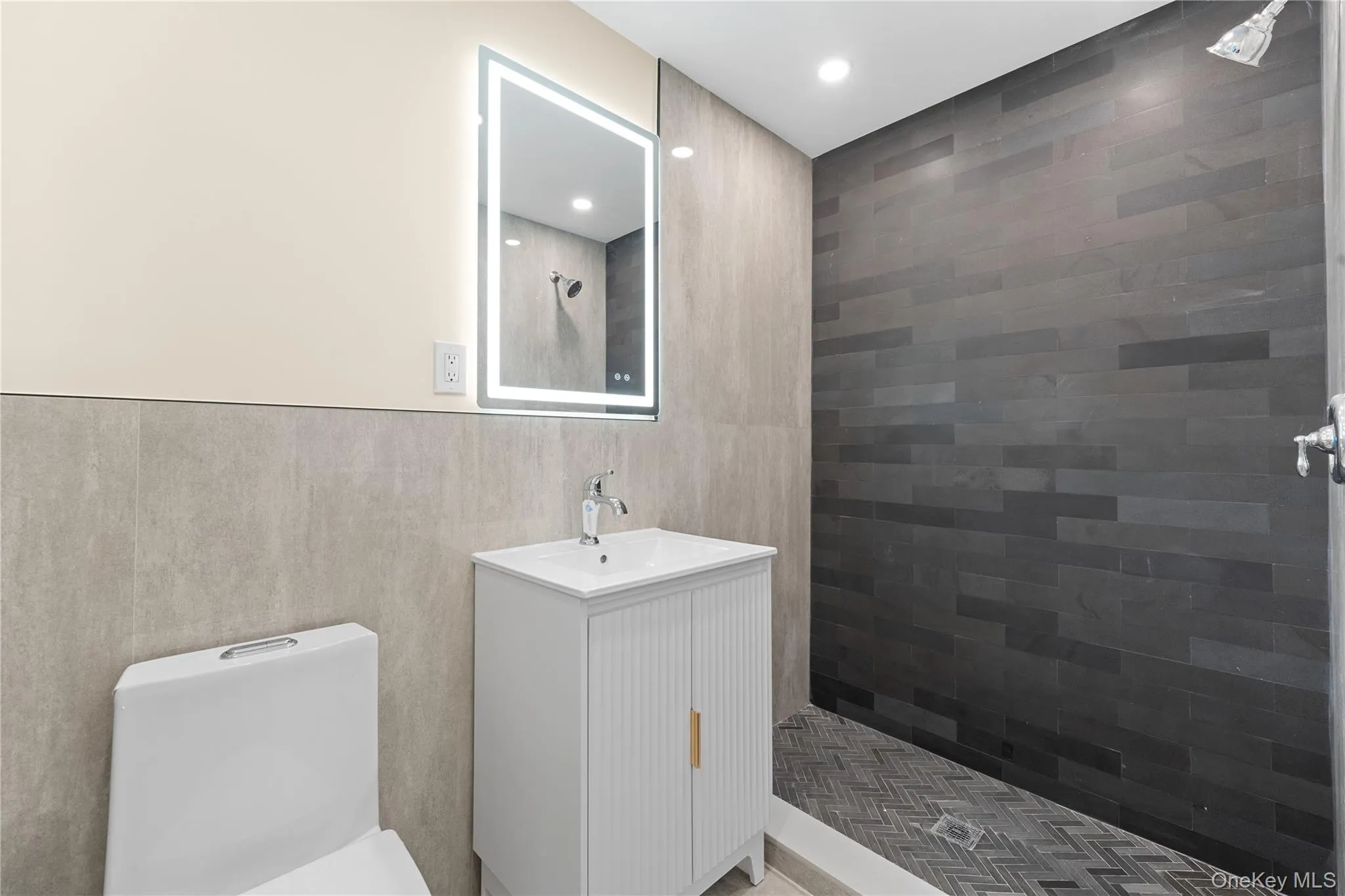 NEW FULL BATHROOM NEW FULL BATHROOM