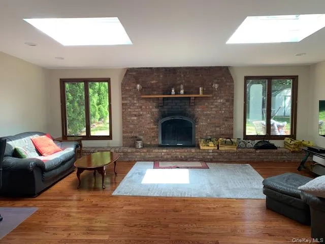 114 Hilldale Road, North Hempstead, NY, 4 Bedrooms Bedrooms, 7 Rooms Rooms,2 BathroomsBathrooms,Residential,For Rent,Hilldale,0,1003320 114 Hilldale Road, North Hempstead, NY, 4 Bedrooms Bedrooms, 7 Rooms Rooms,2 BathroomsBathrooms,Residential,For Rent,Hilldale,0,1003320