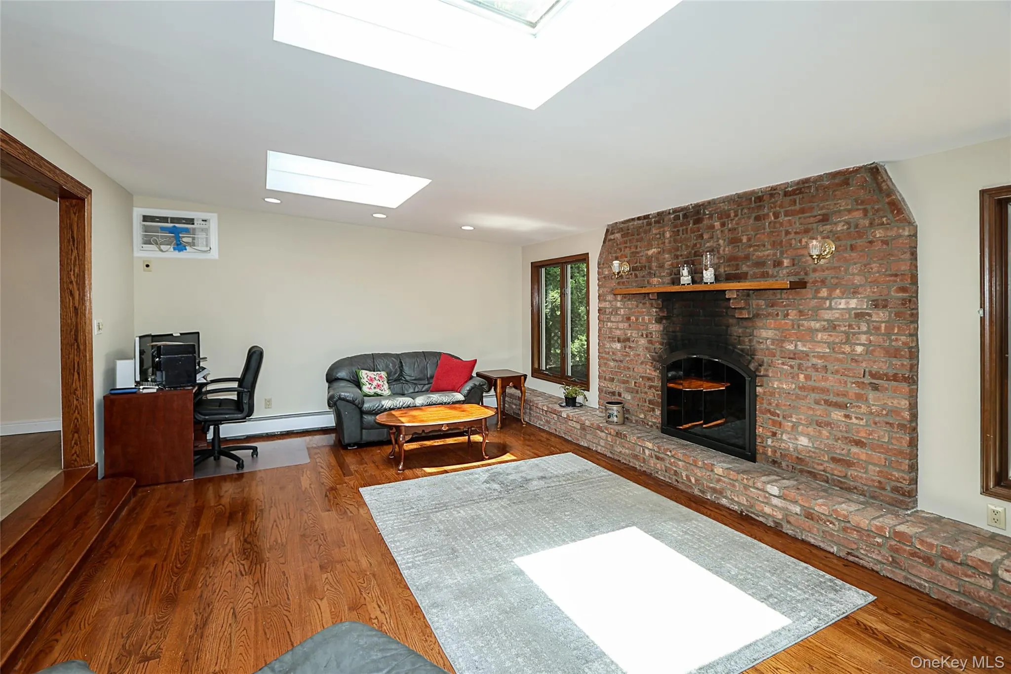 114 Hilldale Road, North Hempstead, NY, 4 Bedrooms Bedrooms, 7 Rooms Rooms,2 BathroomsBathrooms,Residential,For Rent,Hilldale,0,1003320 114 Hilldale Road, North Hempstead, NY, 4 Bedrooms Bedrooms, 7 Rooms Rooms,2 BathroomsBathrooms,Residential,For Rent,Hilldale,0,1003320