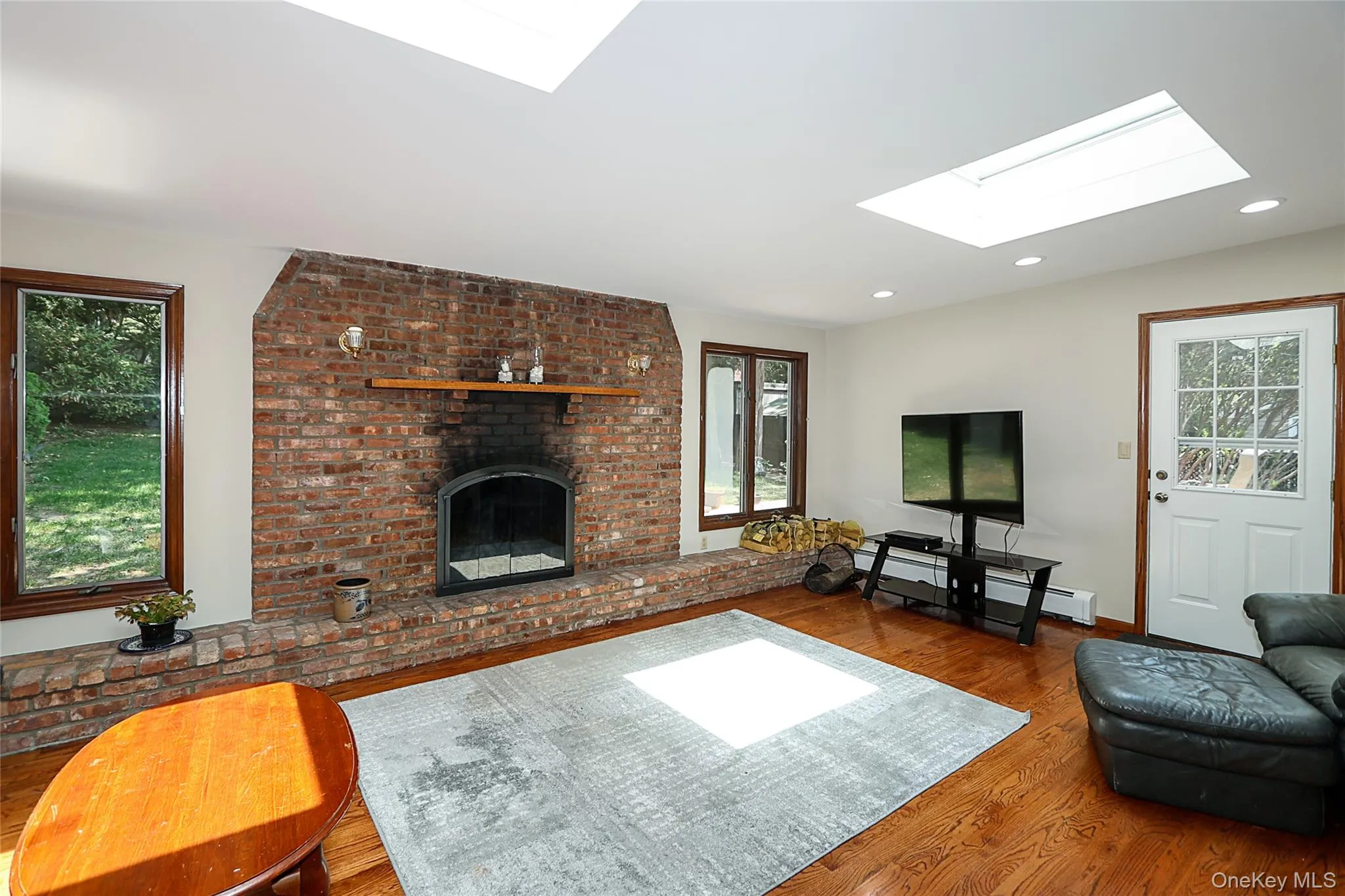 114 Hilldale Road, North Hempstead, NY, 4 Bedrooms Bedrooms, 7 Rooms Rooms,2 BathroomsBathrooms,Residential,For Rent,Hilldale,0,1003320 114 Hilldale Road, North Hempstead, NY, 4 Bedrooms Bedrooms, 7 Rooms Rooms,2 BathroomsBathrooms,Residential,For Rent,Hilldale,0,1003320