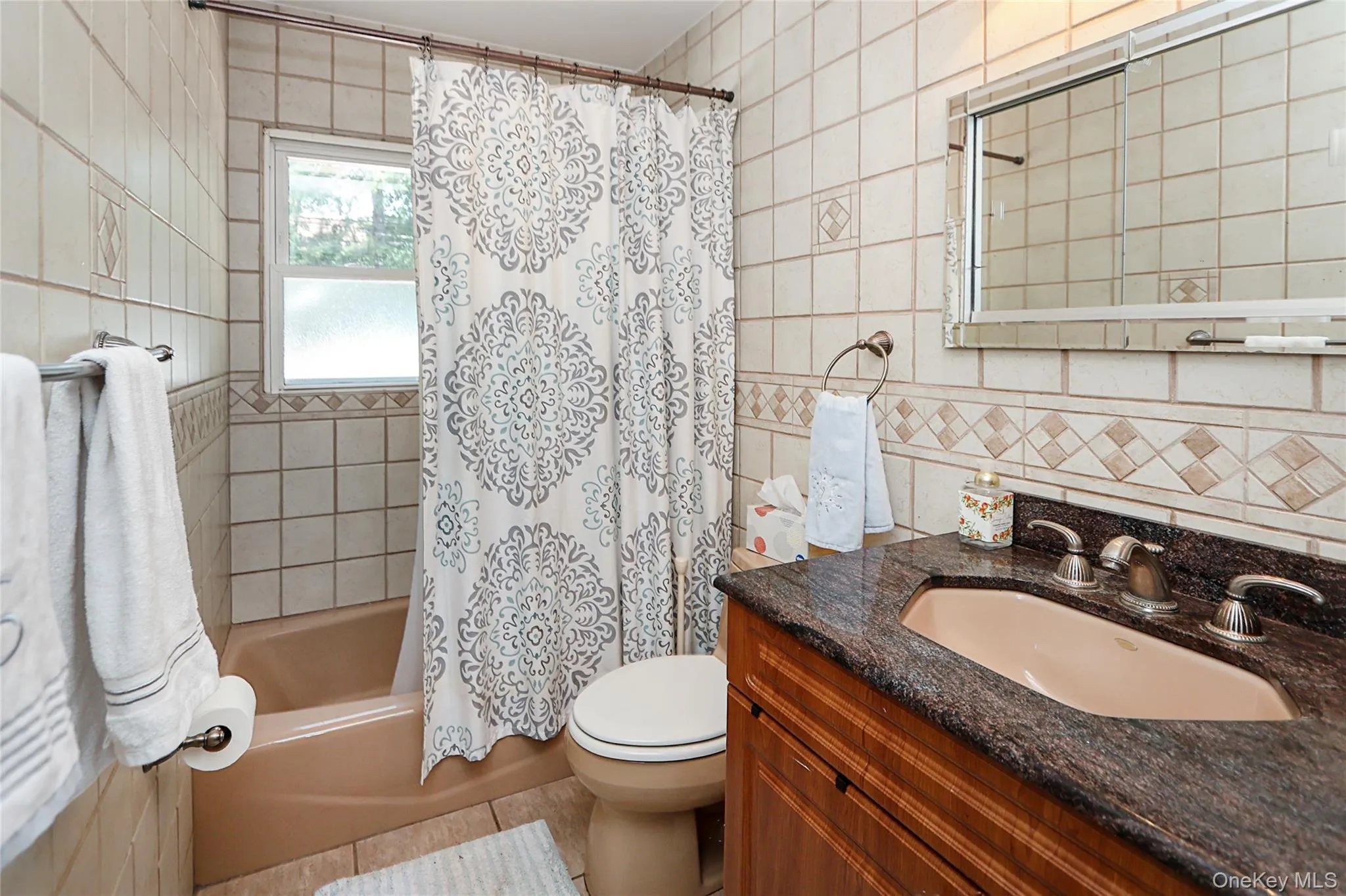 114 Hilldale Road, North Hempstead, NY, 4 Bedrooms Bedrooms, 7 Rooms Rooms,2 BathroomsBathrooms,Residential,For Rent,Hilldale,0,1003320 114 Hilldale Road, North Hempstead, NY, 4 Bedrooms Bedrooms, 7 Rooms Rooms,2 BathroomsBathrooms,Residential,For Rent,Hilldale,0,1003320