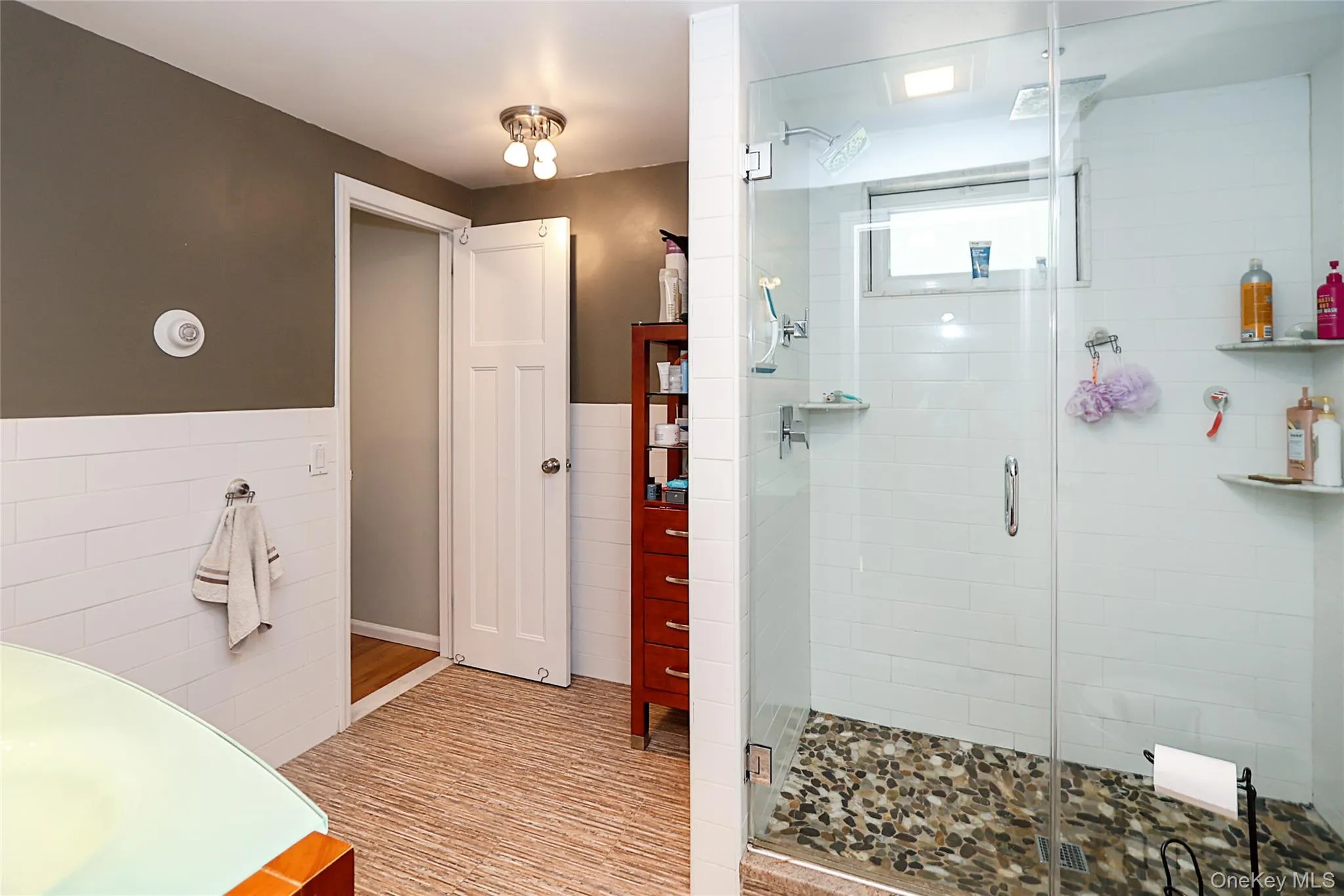 114 Hilldale Road, North Hempstead, NY, 4 Bedrooms Bedrooms, 7 Rooms Rooms,2 BathroomsBathrooms,Residential,For Rent,Hilldale,0,1003320 114 Hilldale Road, North Hempstead, NY, 4 Bedrooms Bedrooms, 7 Rooms Rooms,2 BathroomsBathrooms,Residential,For Rent,Hilldale,0,1003320