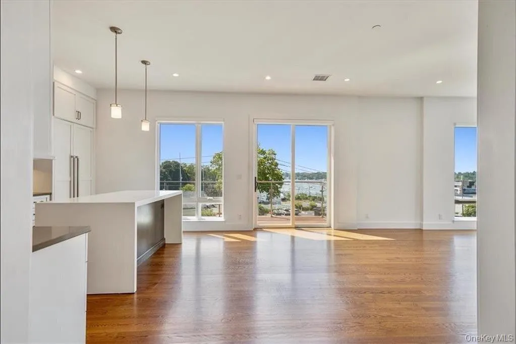 422 Boston Post Road, Rye Town, NY, 3 Bedrooms Bedrooms, 5 Rooms Rooms,3 BathroomsBathrooms,Residential Lease,For Rent,Boston Post,0,1003329 422 Boston Post Road, Rye Town, NY, 3 Bedrooms Bedrooms, 5 Rooms Rooms,3 BathroomsBathrooms,Residential Lease,For Rent,Boston Post,0,1003329