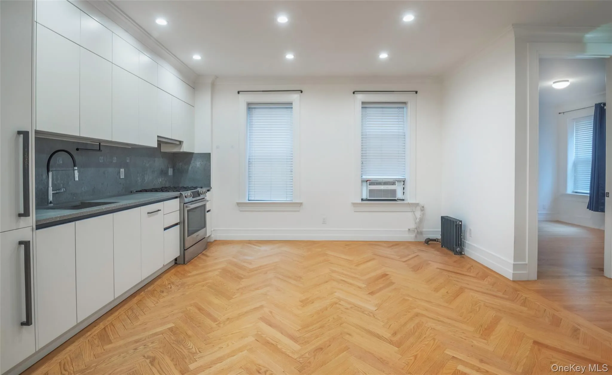 24-51 38TH Street, New York, NY, 2 Bedrooms Bedrooms, 3 Rooms Rooms,1 BathroomBathrooms,Residential,For Rent,38TH,0,1003331 24-51 38TH Street, New York, NY, 2 Bedrooms Bedrooms, 3 Rooms Rooms,1 BathroomBathrooms,Residential,For Rent,38TH,0,1003331
