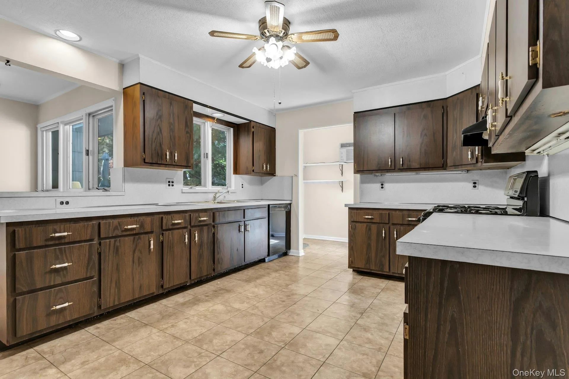 12 Violet Road, Oyster Bay, NY, 4 Bedrooms Bedrooms, 11 Rooms Rooms,2 BathroomsBathrooms,Residential,For Rent,Violet,0,1003340 12 Violet Road, Oyster Bay, NY, 4 Bedrooms Bedrooms, 11 Rooms Rooms,2 BathroomsBathrooms,Residential,For Rent,Violet,0,1003340