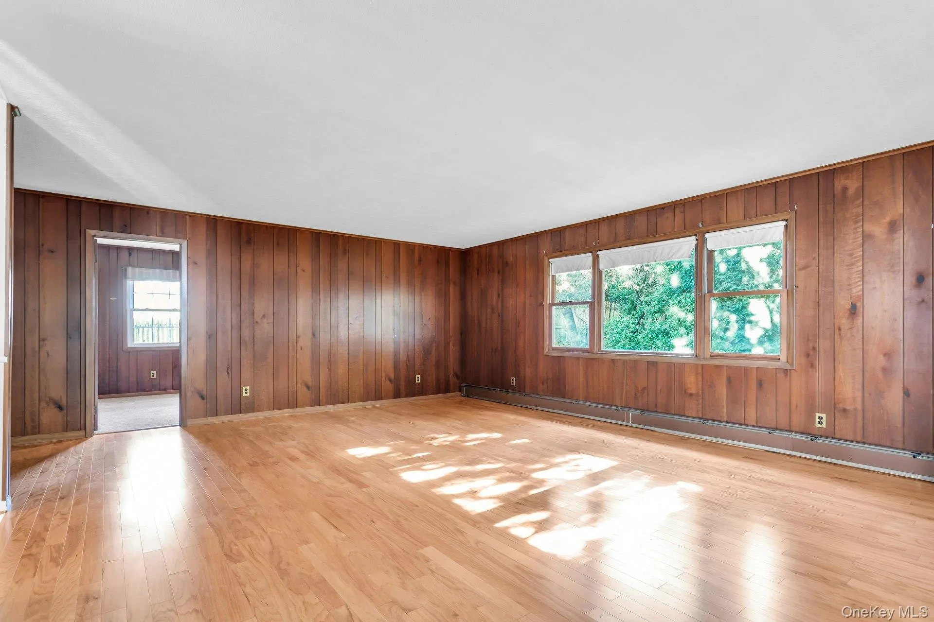 12 Violet Road, Oyster Bay, NY, 4 Bedrooms Bedrooms, 11 Rooms Rooms,2 BathroomsBathrooms,Residential,For Rent,Violet,0,1003340 12 Violet Road, Oyster Bay, NY, 4 Bedrooms Bedrooms, 11 Rooms Rooms,2 BathroomsBathrooms,Residential,For Rent,Violet,0,1003340