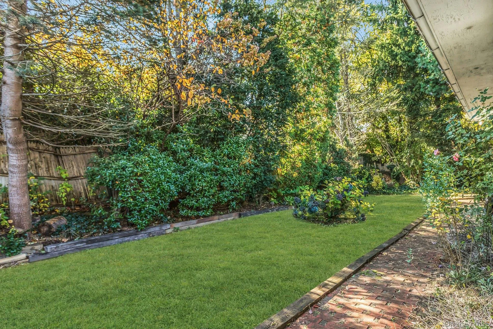 12 Violet Road, Oyster Bay, NY, 4 Bedrooms Bedrooms, 11 Rooms Rooms,2 BathroomsBathrooms,Residential,For Rent,Violet,0,1003340 12 Violet Road, Oyster Bay, NY, 4 Bedrooms Bedrooms, 11 Rooms Rooms,2 BathroomsBathrooms,Residential,For Rent,Violet,0,1003340