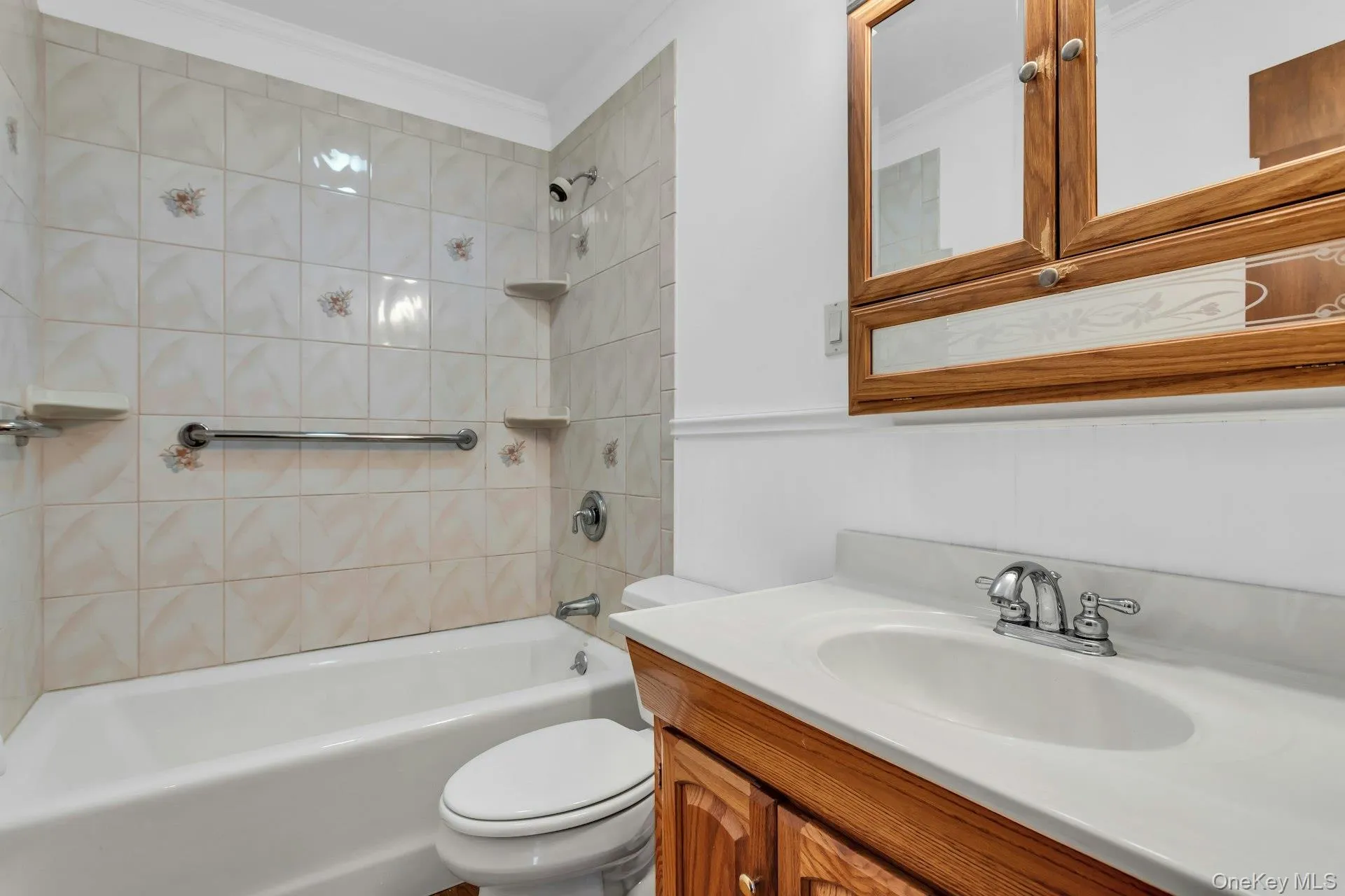 12 Violet Road, Oyster Bay, NY, 4 Bedrooms Bedrooms, 11 Rooms Rooms,2 BathroomsBathrooms,Residential,For Rent,Violet,0,1003340 12 Violet Road, Oyster Bay, NY, 4 Bedrooms Bedrooms, 11 Rooms Rooms,2 BathroomsBathrooms,Residential,For Rent,Violet,0,1003340