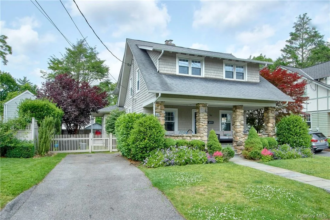 18 Elmwood Avenue, Rye City, NY, 4 Bedrooms Bedrooms, 8 Rooms Rooms,2 BathroomsBathrooms,Residential Lease,For Rent,Elmwood,0,1003345 18 Elmwood Avenue, Rye City, NY, 4 Bedrooms Bedrooms, 8 Rooms Rooms,2 BathroomsBathrooms,Residential Lease,For Rent,Elmwood,0,1003345