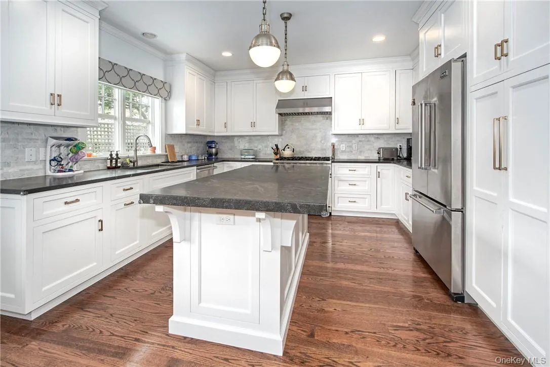 18 Elmwood Avenue, Rye City, NY, 4 Bedrooms Bedrooms, 8 Rooms Rooms,2 BathroomsBathrooms,Residential Lease,For Rent,Elmwood,0,1003345 18 Elmwood Avenue, Rye City, NY, 4 Bedrooms Bedrooms, 8 Rooms Rooms,2 BathroomsBathrooms,Residential Lease,For Rent,Elmwood,0,1003345