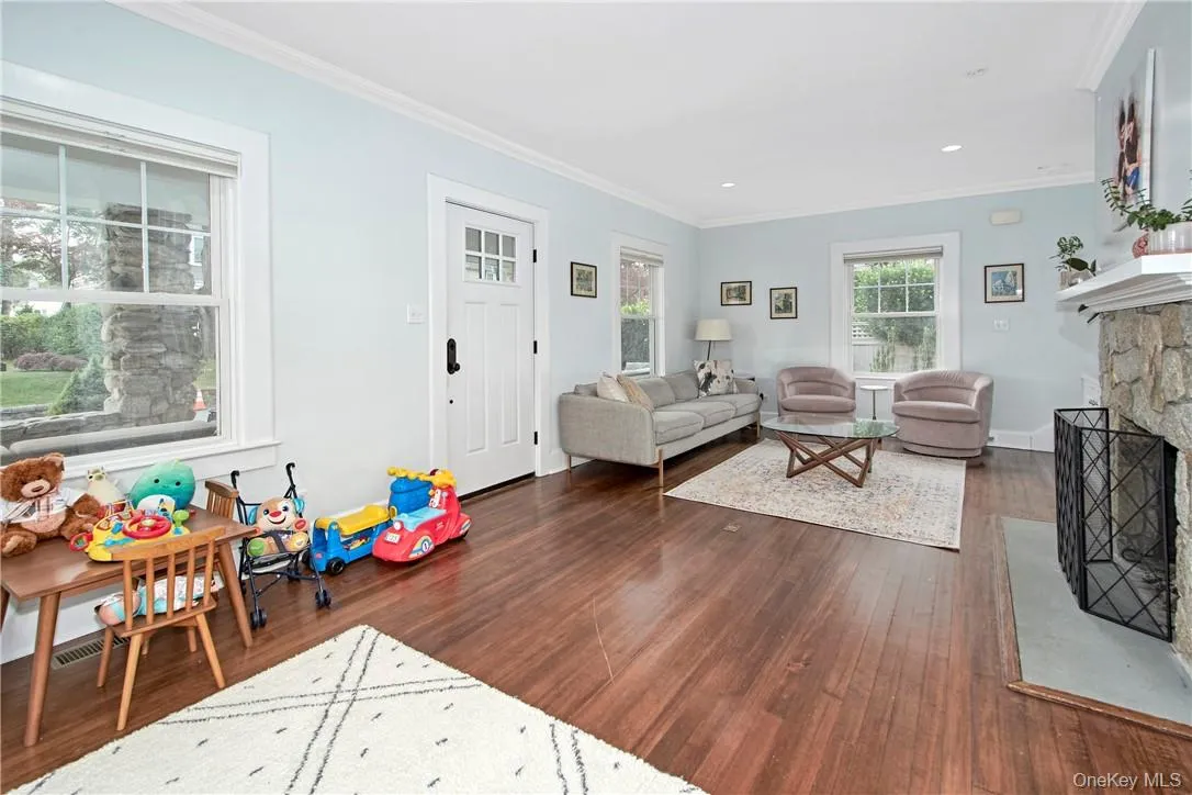 18 Elmwood Avenue, Rye City, NY, 4 Bedrooms Bedrooms, 8 Rooms Rooms,2 BathroomsBathrooms,Residential Lease,For Rent,Elmwood,0,1003345 18 Elmwood Avenue, Rye City, NY, 4 Bedrooms Bedrooms, 8 Rooms Rooms,2 BathroomsBathrooms,Residential Lease,For Rent,Elmwood,0,1003345