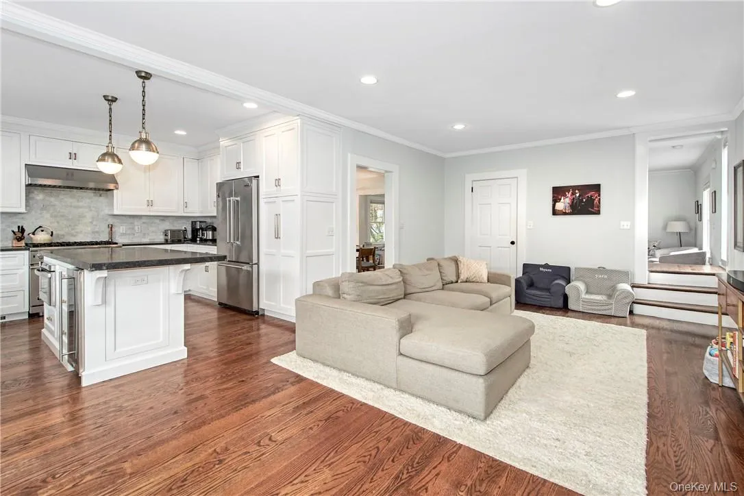 18 Elmwood Avenue, Rye City, NY, 4 Bedrooms Bedrooms, 8 Rooms Rooms,2 BathroomsBathrooms,Residential Lease,For Rent,Elmwood,0,1003345 18 Elmwood Avenue, Rye City, NY, 4 Bedrooms Bedrooms, 8 Rooms Rooms,2 BathroomsBathrooms,Residential Lease,For Rent,Elmwood,0,1003345