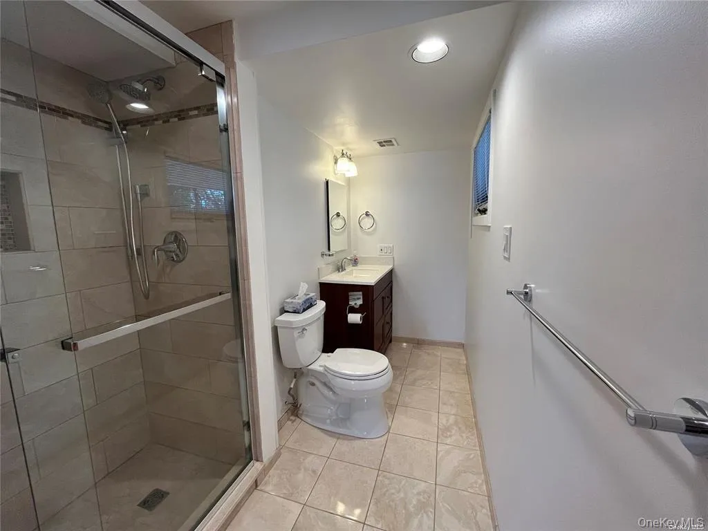 12 Reed Drive, Babylon, NY, 1 Bedroom Bedrooms, 3 Rooms Rooms,1 BathroomBathrooms,Residential Lease,For Rent,Reed,0,1003346 12 Reed Drive, Babylon, NY, 1 Bedroom Bedrooms, 3 Rooms Rooms,1 BathroomBathrooms,Residential Lease,For Rent,Reed,0,1003346