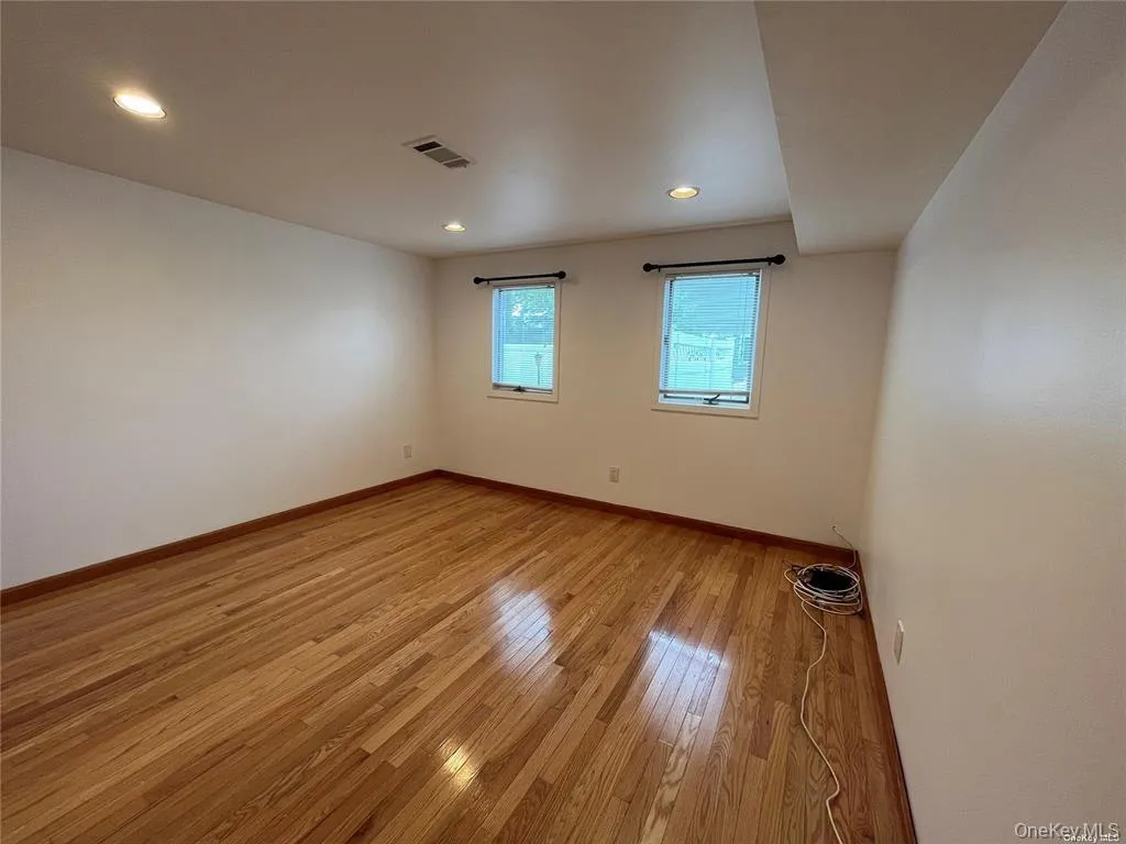 12 Reed Drive, Babylon, NY, 1 Bedroom Bedrooms, 3 Rooms Rooms,1 BathroomBathrooms,Residential Lease,For Rent,Reed,0,1003346 12 Reed Drive, Babylon, NY, 1 Bedroom Bedrooms, 3 Rooms Rooms,1 BathroomBathrooms,Residential Lease,For Rent,Reed,0,1003346
