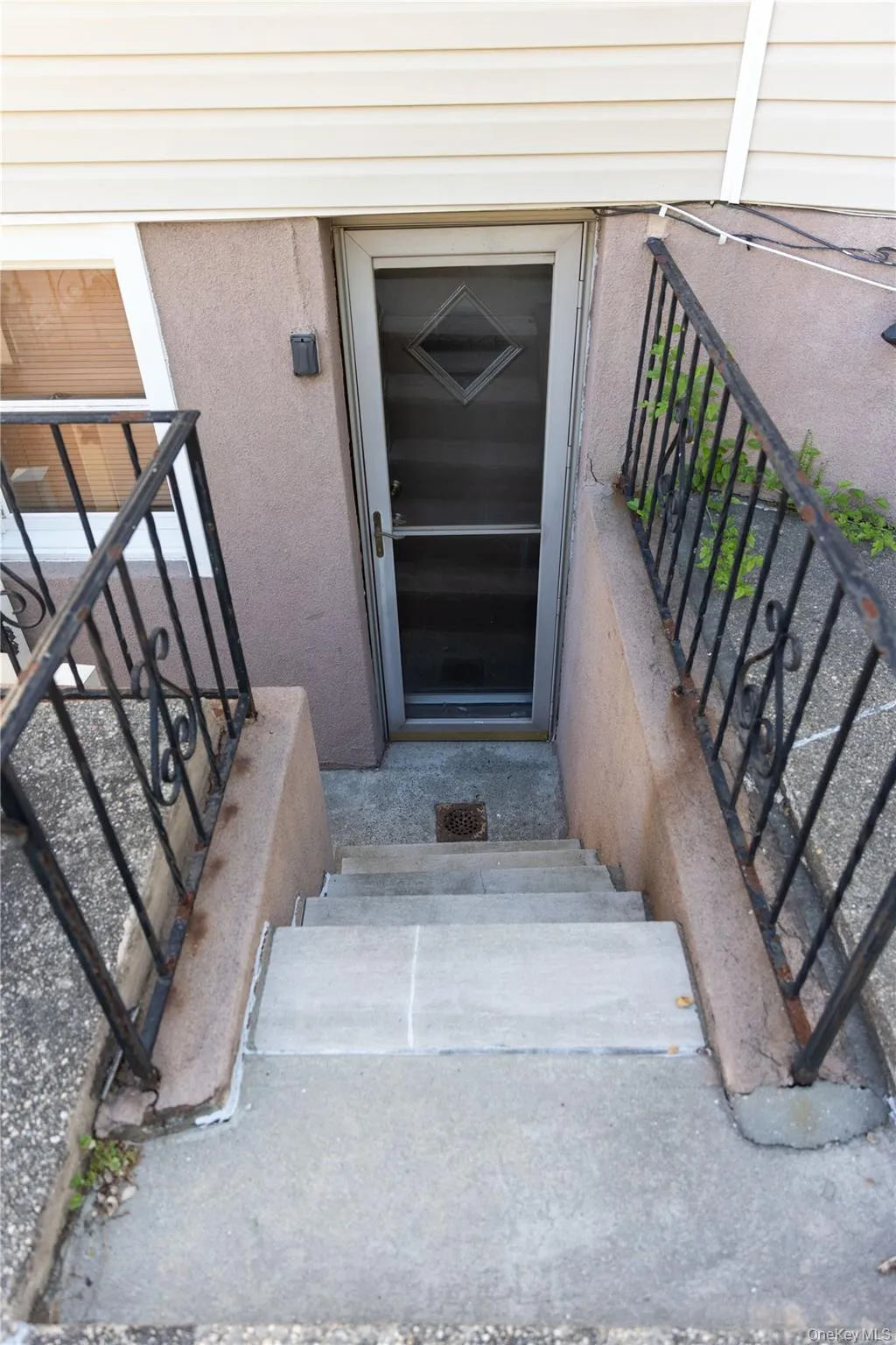 6282 Dry Harbor Road, New York, NY, 3 Bedrooms Bedrooms, 6 Rooms Rooms,1 BathroomBathrooms,Residential Sale,For Rent,Dry Harbor,0,1003353 6282 Dry Harbor Road, New York, NY, 3 Bedrooms Bedrooms, 6 Rooms Rooms,1 BathroomBathrooms,Residential Sale,For Rent,Dry Harbor,0,1003353