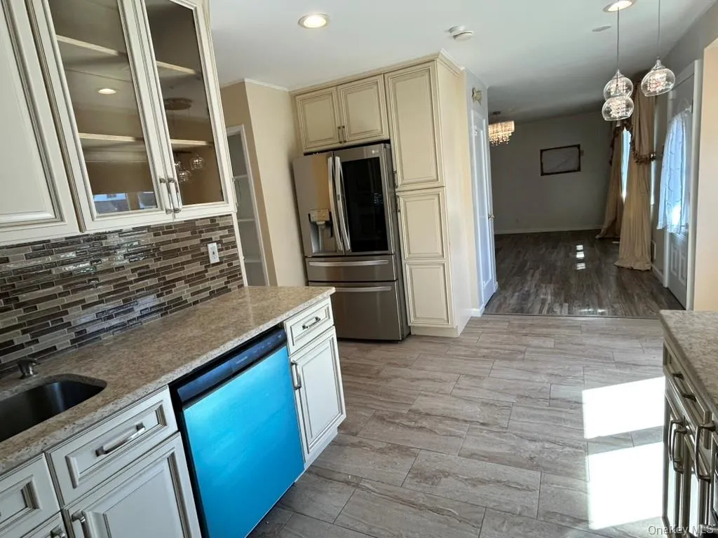 67 Emerson Avenue, Hempstead, NY, 3 Bedrooms Bedrooms, 8 Rooms Rooms,2 BathroomsBathrooms,Residential Lease,For Rent,Emerson,0,1003358 67 Emerson Avenue, Hempstead, NY, 3 Bedrooms Bedrooms, 8 Rooms Rooms,2 BathroomsBathrooms,Residential Lease,For Rent,Emerson,0,1003358
