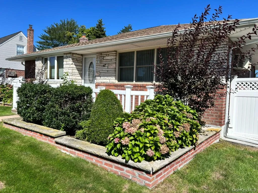 67 Emerson Avenue, Hempstead, NY, 3 Bedrooms Bedrooms, 8 Rooms Rooms,2 BathroomsBathrooms,Residential Lease,For Rent,Emerson,0,1003358 67 Emerson Avenue, Hempstead, NY, 3 Bedrooms Bedrooms, 8 Rooms Rooms,2 BathroomsBathrooms,Residential Lease,For Rent,Emerson,0,1003358