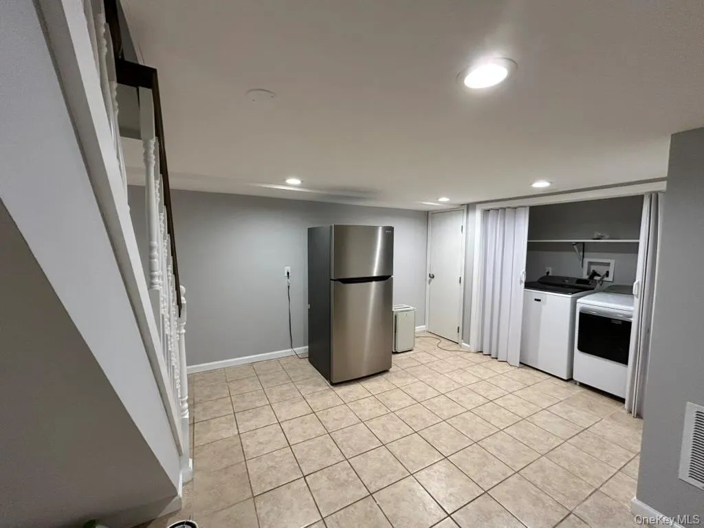 67 Emerson Avenue, Hempstead, NY, 3 Bedrooms Bedrooms, 8 Rooms Rooms,2 BathroomsBathrooms,Residential Lease,For Rent,Emerson,0,1003358 67 Emerson Avenue, Hempstead, NY, 3 Bedrooms Bedrooms, 8 Rooms Rooms,2 BathroomsBathrooms,Residential Lease,For Rent,Emerson,0,1003358