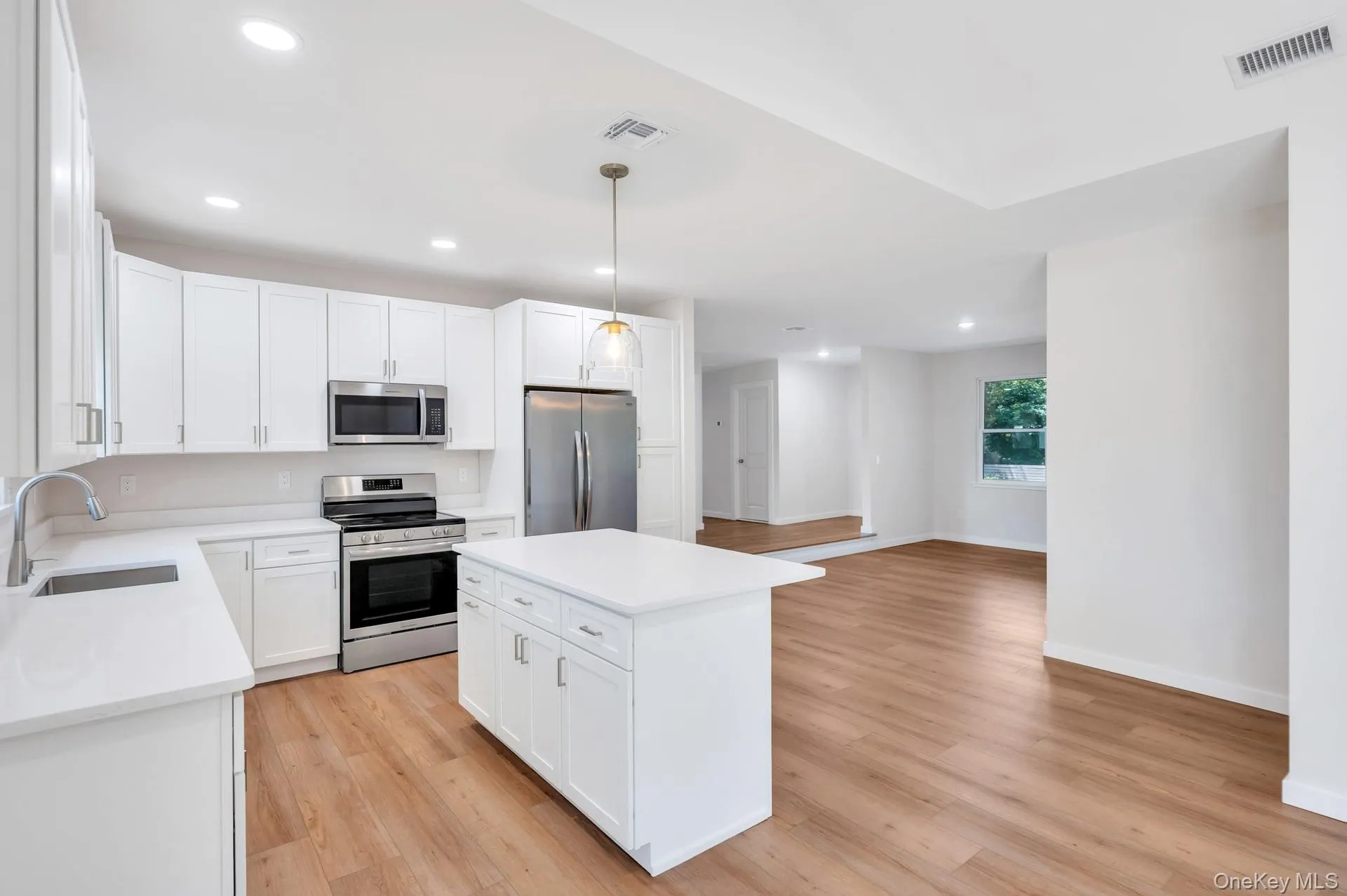 413 Bicycle Path, Brookhaven, NY, 4 Bedrooms Bedrooms, 8 Rooms Rooms,2 BathroomsBathrooms,Residential,For Rent,Bicycle,0,1003369 413 Bicycle Path, Brookhaven, NY, 4 Bedrooms Bedrooms, 8 Rooms Rooms,2 BathroomsBathrooms,Residential,For Rent,Bicycle,0,1003369