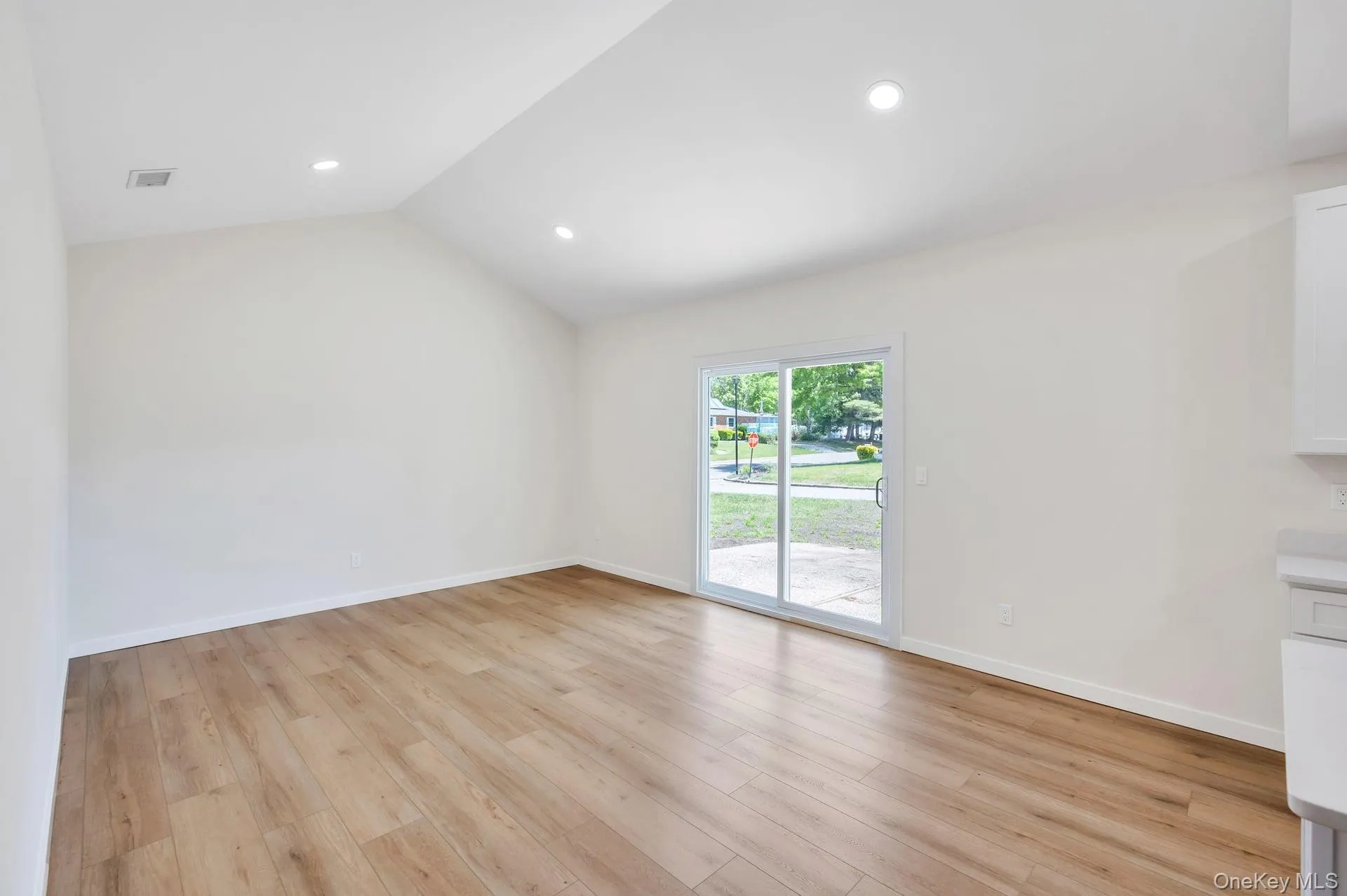 413 Bicycle Path, Brookhaven, NY, 4 Bedrooms Bedrooms, 8 Rooms Rooms,2 BathroomsBathrooms,Residential,For Rent,Bicycle,0,1003369 413 Bicycle Path, Brookhaven, NY, 4 Bedrooms Bedrooms, 8 Rooms Rooms,2 BathroomsBathrooms,Residential,For Rent,Bicycle,0,1003369