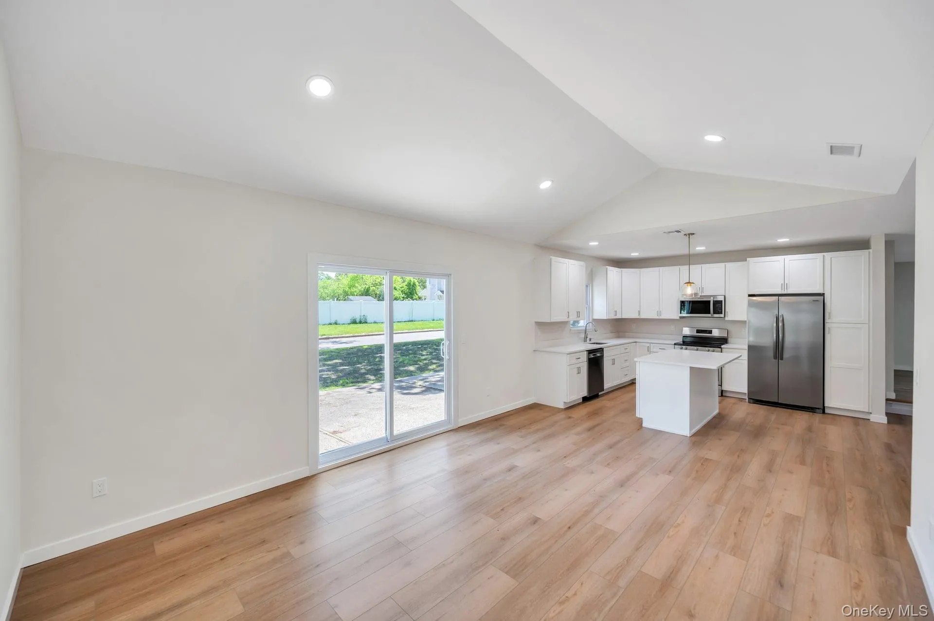 413 Bicycle Path, Brookhaven, NY, 4 Bedrooms Bedrooms, 8 Rooms Rooms,2 BathroomsBathrooms,Residential,For Rent,Bicycle,0,1003369 413 Bicycle Path, Brookhaven, NY, 4 Bedrooms Bedrooms, 8 Rooms Rooms,2 BathroomsBathrooms,Residential,For Rent,Bicycle,0,1003369