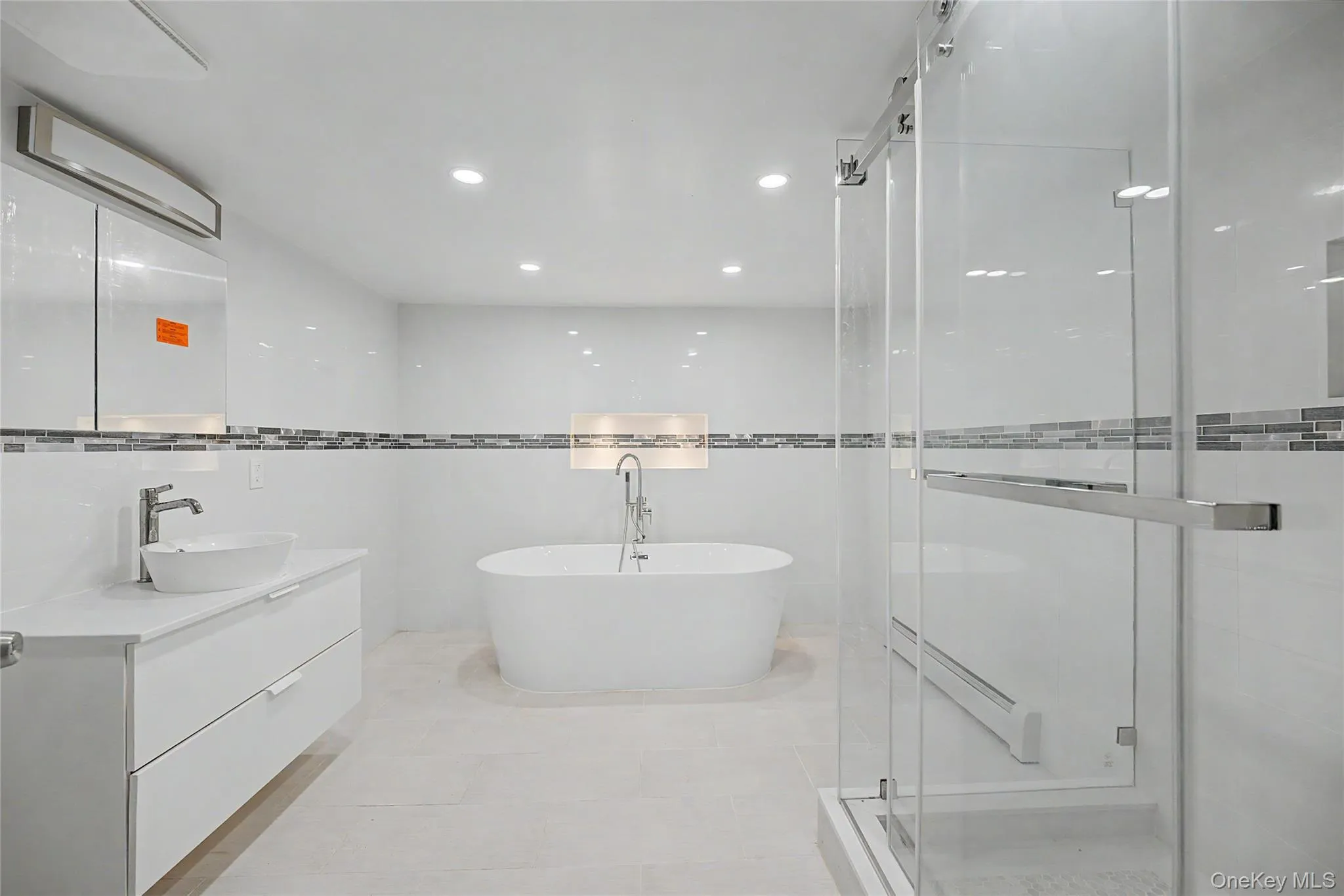 5 Bellingham Lane, North Hempstead, NY, 6 Bedrooms Bedrooms, 12 Rooms Rooms,4 BathroomsBathrooms,Residential,For Rent,Bellingham,0,1003370 5 Bellingham Lane, North Hempstead, NY, 6 Bedrooms Bedrooms, 12 Rooms Rooms,4 BathroomsBathrooms,Residential,For Rent,Bellingham,0,1003370