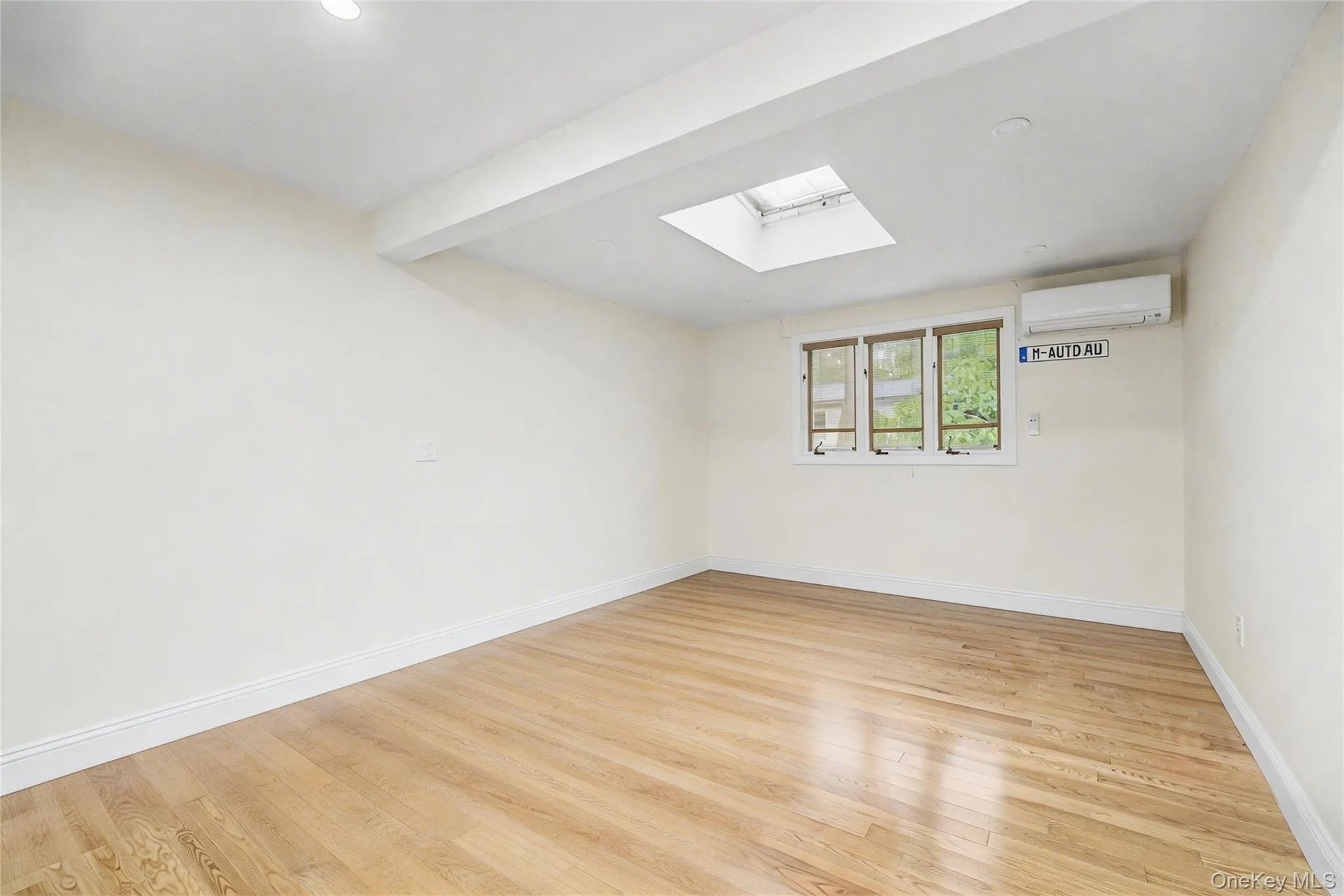 5 Bellingham Lane, North Hempstead, NY, 6 Bedrooms Bedrooms, 12 Rooms Rooms,4 BathroomsBathrooms,Residential,For Rent,Bellingham,0,1003370 5 Bellingham Lane, North Hempstead, NY, 6 Bedrooms Bedrooms, 12 Rooms Rooms,4 BathroomsBathrooms,Residential,For Rent,Bellingham,0,1003370
