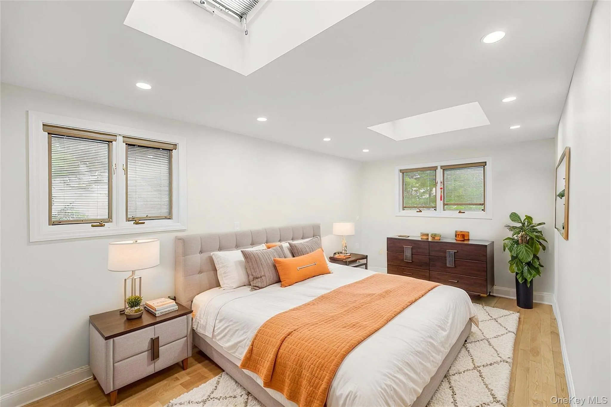 5 Bellingham Lane, North Hempstead, NY, 6 Bedrooms Bedrooms, 12 Rooms Rooms,4 BathroomsBathrooms,Residential,For Rent,Bellingham,0,1003370 5 Bellingham Lane, North Hempstead, NY, 6 Bedrooms Bedrooms, 12 Rooms Rooms,4 BathroomsBathrooms,Residential,For Rent,Bellingham,0,1003370