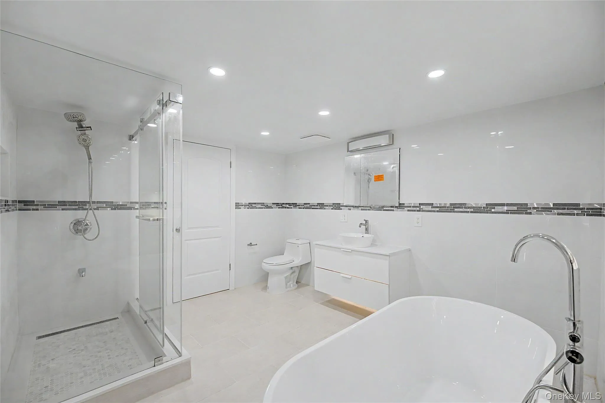 5 Bellingham Lane, North Hempstead, NY, 6 Bedrooms Bedrooms, 12 Rooms Rooms,4 BathroomsBathrooms,Residential,For Rent,Bellingham,0,1003370 5 Bellingham Lane, North Hempstead, NY, 6 Bedrooms Bedrooms, 12 Rooms Rooms,4 BathroomsBathrooms,Residential,For Rent,Bellingham,0,1003370