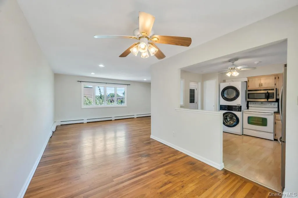 5 Linden Avenue, Oyster Bay, NY, 3 Bedrooms Bedrooms, 6 Rooms Rooms,1 BathroomBathrooms,Residential Lease,For Rent,Linden,0,1003383 5 Linden Avenue, Oyster Bay, NY, 3 Bedrooms Bedrooms, 6 Rooms Rooms,1 BathroomBathrooms,Residential Lease,For Rent,Linden,0,1003383