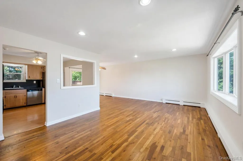 5 Linden Avenue, Oyster Bay, NY, 3 Bedrooms Bedrooms, 6 Rooms Rooms,1 BathroomBathrooms,Residential Lease,For Rent,Linden,0,1003383 5 Linden Avenue, Oyster Bay, NY, 3 Bedrooms Bedrooms, 6 Rooms Rooms,1 BathroomBathrooms,Residential Lease,For Rent,Linden,0,1003383
