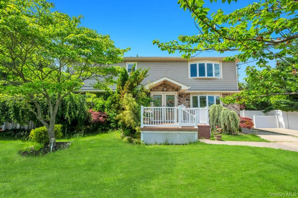 5 Linden Avenue, Oyster Bay, NY, 3 Bedrooms Bedrooms, 6 Rooms Rooms,1 BathroomBathrooms,Residential Lease,For Rent,Linden,0,1003383 5 Linden Avenue, Oyster Bay, NY, 3 Bedrooms Bedrooms, 6 Rooms Rooms,1 BathroomBathrooms,Residential Lease,For Rent,Linden,0,1003383