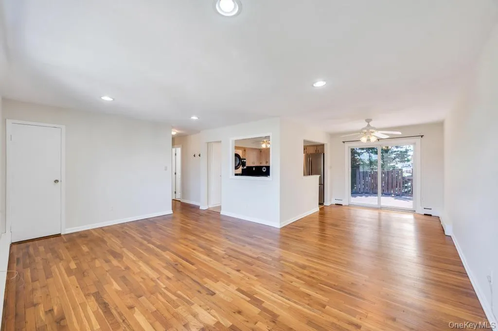 5 Linden Avenue, Oyster Bay, NY, 3 Bedrooms Bedrooms, 6 Rooms Rooms,1 BathroomBathrooms,Residential Lease,For Rent,Linden,0,1003383 5 Linden Avenue, Oyster Bay, NY, 3 Bedrooms Bedrooms, 6 Rooms Rooms,1 BathroomBathrooms,Residential Lease,For Rent,Linden,0,1003383
