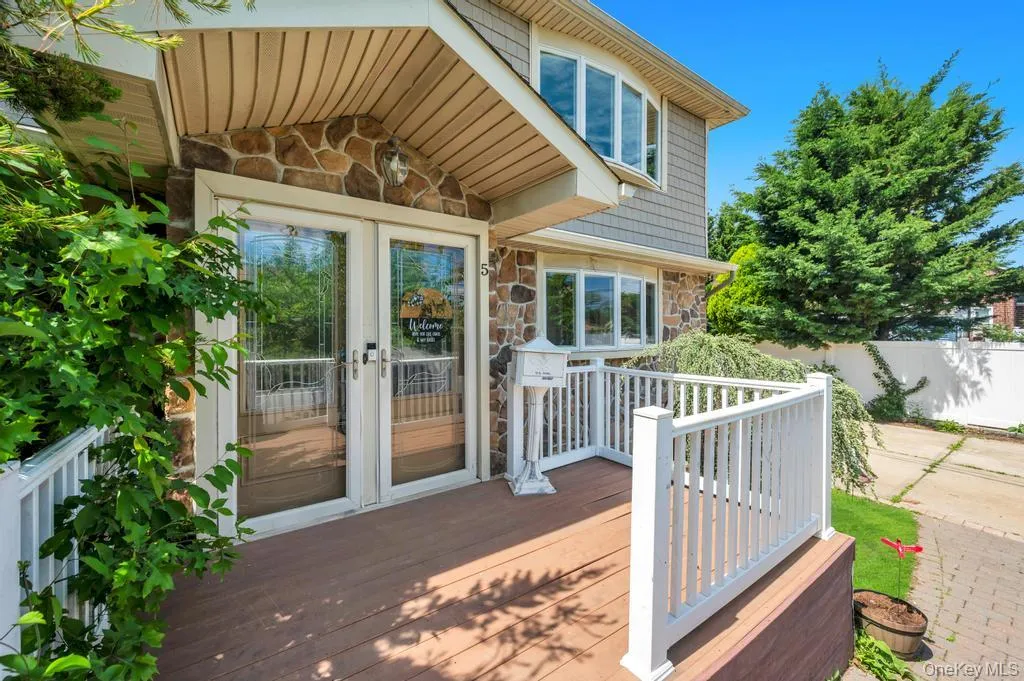 5 Linden Avenue, Oyster Bay, NY, 3 Bedrooms Bedrooms, 6 Rooms Rooms,1 BathroomBathrooms,Residential Lease,For Rent,Linden,0,1003383 5 Linden Avenue, Oyster Bay, NY, 3 Bedrooms Bedrooms, 6 Rooms Rooms,1 BathroomBathrooms,Residential Lease,For Rent,Linden,0,1003383