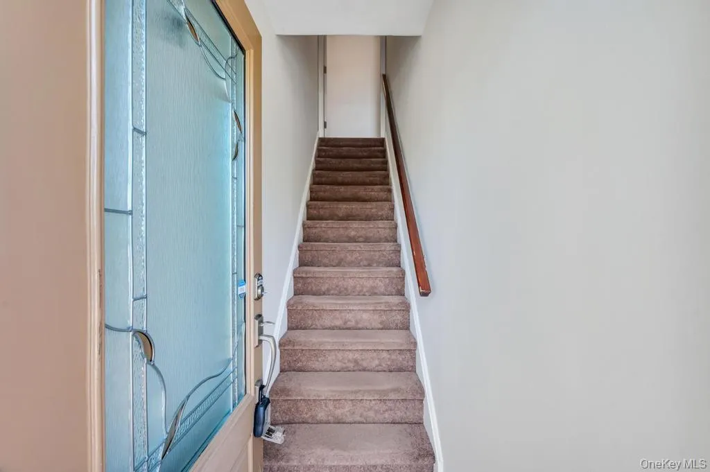 5 Linden Avenue, Oyster Bay, NY, 3 Bedrooms Bedrooms, 6 Rooms Rooms,1 BathroomBathrooms,Residential Lease,For Rent,Linden,0,1003383 5 Linden Avenue, Oyster Bay, NY, 3 Bedrooms Bedrooms, 6 Rooms Rooms,1 BathroomBathrooms,Residential Lease,For Rent,Linden,0,1003383