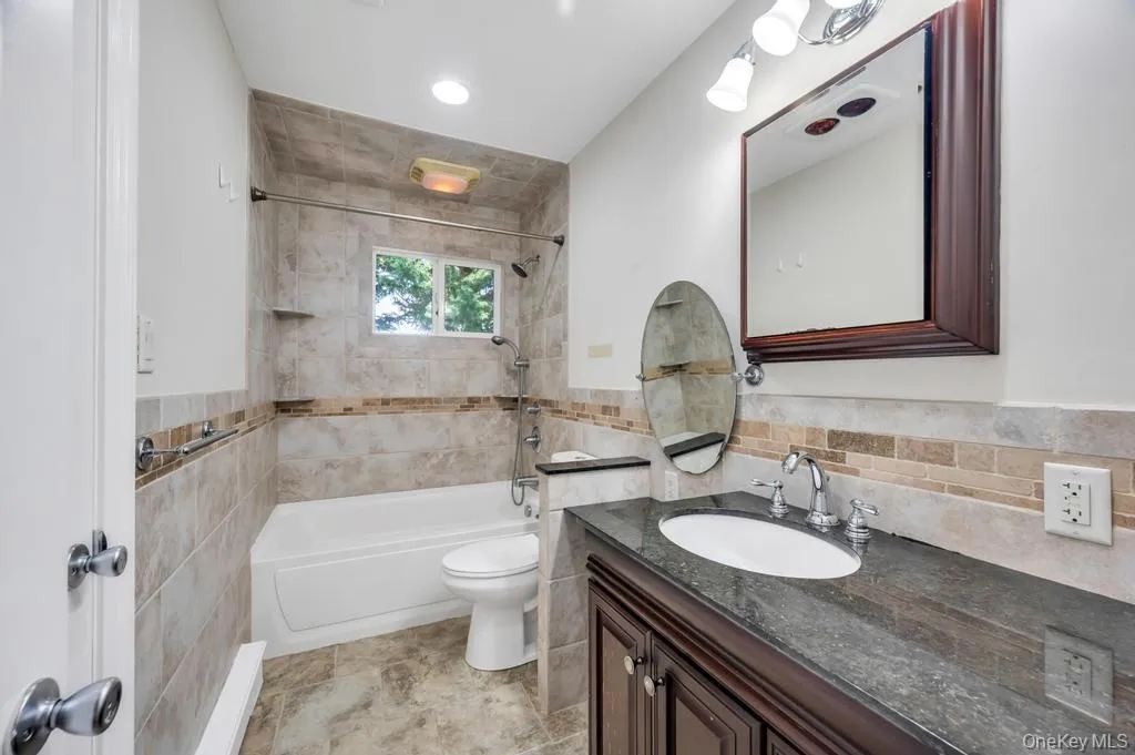 5 Linden Avenue, Oyster Bay, NY, 3 Bedrooms Bedrooms, 6 Rooms Rooms,1 BathroomBathrooms,Residential Lease,For Rent,Linden,0,1003383 5 Linden Avenue, Oyster Bay, NY, 3 Bedrooms Bedrooms, 6 Rooms Rooms,1 BathroomBathrooms,Residential Lease,For Rent,Linden,0,1003383
