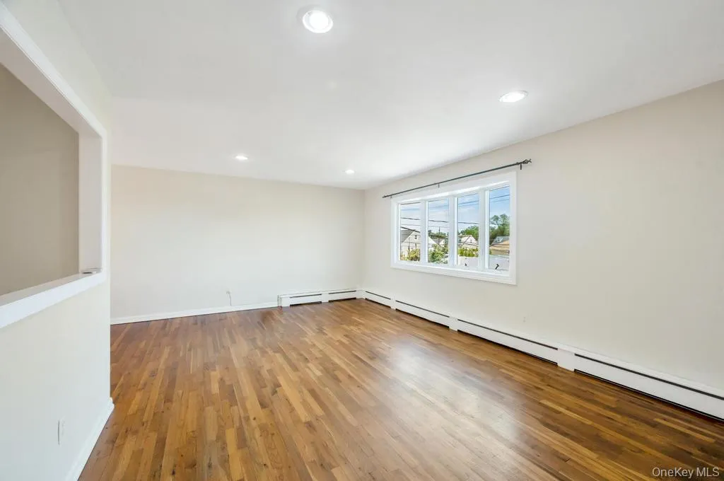 5 Linden Avenue, Oyster Bay, NY, 3 Bedrooms Bedrooms, 6 Rooms Rooms,1 BathroomBathrooms,Residential Lease,For Rent,Linden,0,1003383 5 Linden Avenue, Oyster Bay, NY, 3 Bedrooms Bedrooms, 6 Rooms Rooms,1 BathroomBathrooms,Residential Lease,For Rent,Linden,0,1003383