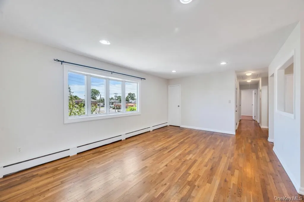 5 Linden Avenue, Oyster Bay, NY, 3 Bedrooms Bedrooms, 6 Rooms Rooms,1 BathroomBathrooms,Residential Lease,For Rent,Linden,0,1003383 5 Linden Avenue, Oyster Bay, NY, 3 Bedrooms Bedrooms, 6 Rooms Rooms,1 BathroomBathrooms,Residential Lease,For Rent,Linden,0,1003383
