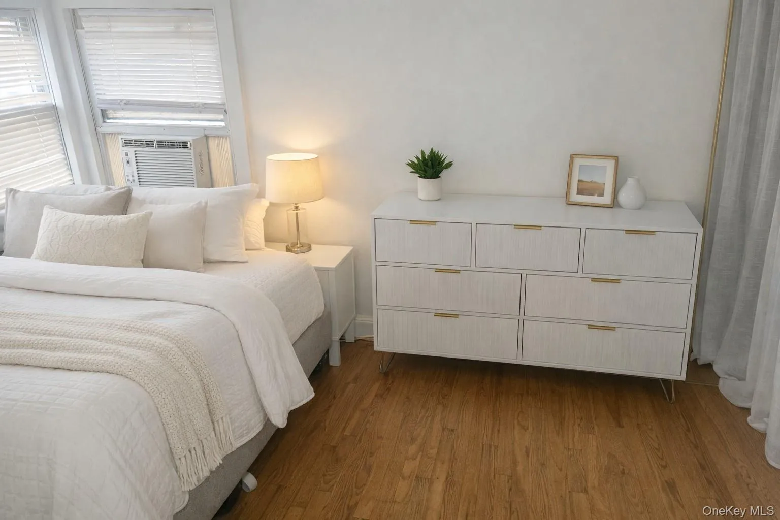 25 Alabama Street, Long Beach, NY, 4 Bedrooms Bedrooms, 8 Rooms Rooms,2 BathroomsBathrooms,Residential,For Rent,Alabama,0,1003384 25 Alabama Street, Long Beach, NY, 4 Bedrooms Bedrooms, 8 Rooms Rooms,2 BathroomsBathrooms,Residential,For Rent,Alabama,0,1003384