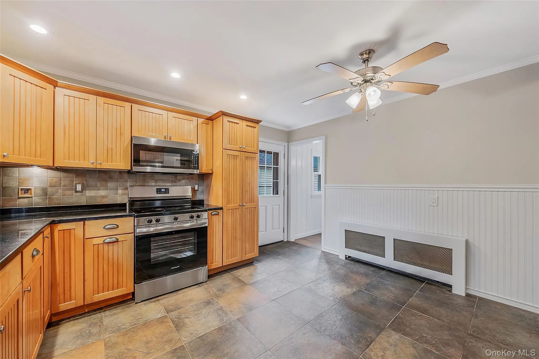 24 Russell Street, Babylon, NY, 4 Bedrooms Bedrooms, ,2 BathroomsBathrooms,Residential,For Rent,Russell,0,1003399 24 Russell Street, Babylon, NY, 4 Bedrooms Bedrooms, ,2 BathroomsBathrooms,Residential,For Rent,Russell,0,1003399