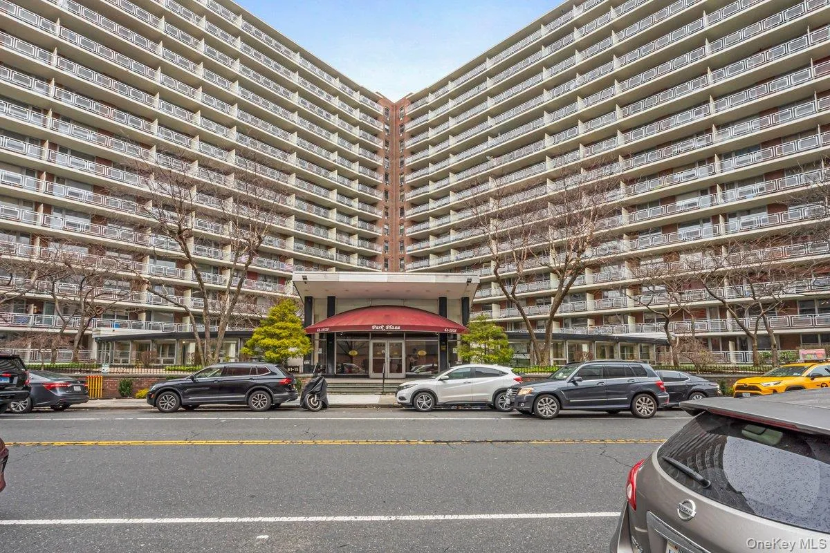 61-15 97 Street, New York, NY, 1 Bedroom Bedrooms, 5 Rooms Rooms,1 BathroomBathrooms,Residential,For Rent,97,0,1003405 61-15 97 Street, New York, NY, 1 Bedroom Bedrooms, 5 Rooms Rooms,1 BathroomBathrooms,Residential,For Rent,97,0,1003405