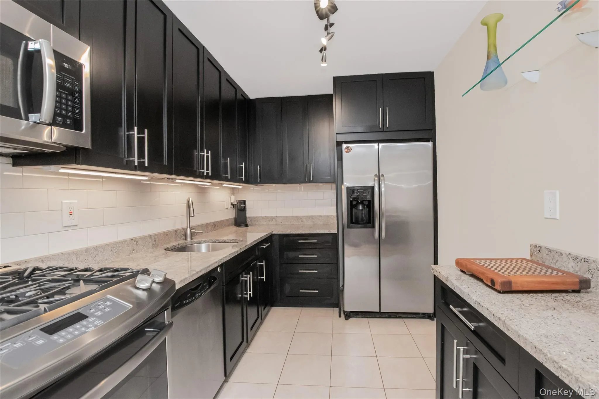 1155 Warburton Avenue, Yonkers, NY, 2 Bedrooms Bedrooms, 6 Rooms Rooms,2 BathroomsBathrooms,Residential,For Rent,Warburton,0,1003407 1155 Warburton Avenue, Yonkers, NY, 2 Bedrooms Bedrooms, 6 Rooms Rooms,2 BathroomsBathrooms,Residential,For Rent,Warburton,0,1003407